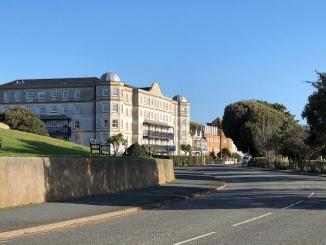 Caledonia Summertime Villa Jaywick Sands Exterior photo